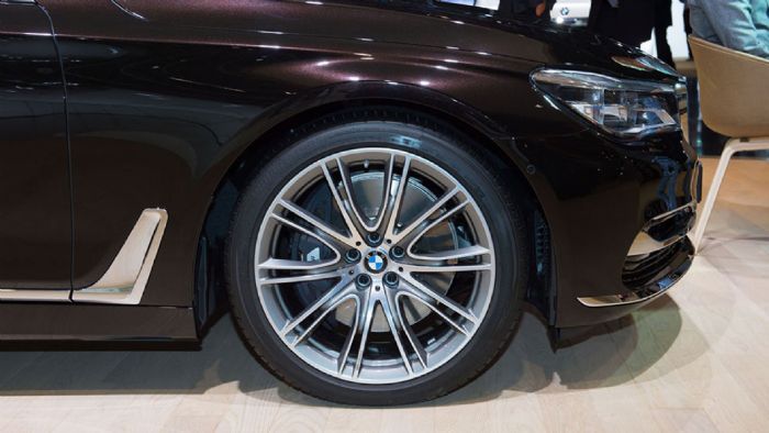 Η Bridgestone επεκτείνει τη μακροχρόνια συνεργασία με την BMW ανακοινώνοντας τα επιπλέον συμβόλαια για την προμήθεια ελαστικών αρχικού εξοπλισμού στον κορυφαίο Γερμανό κατασκευαστή.